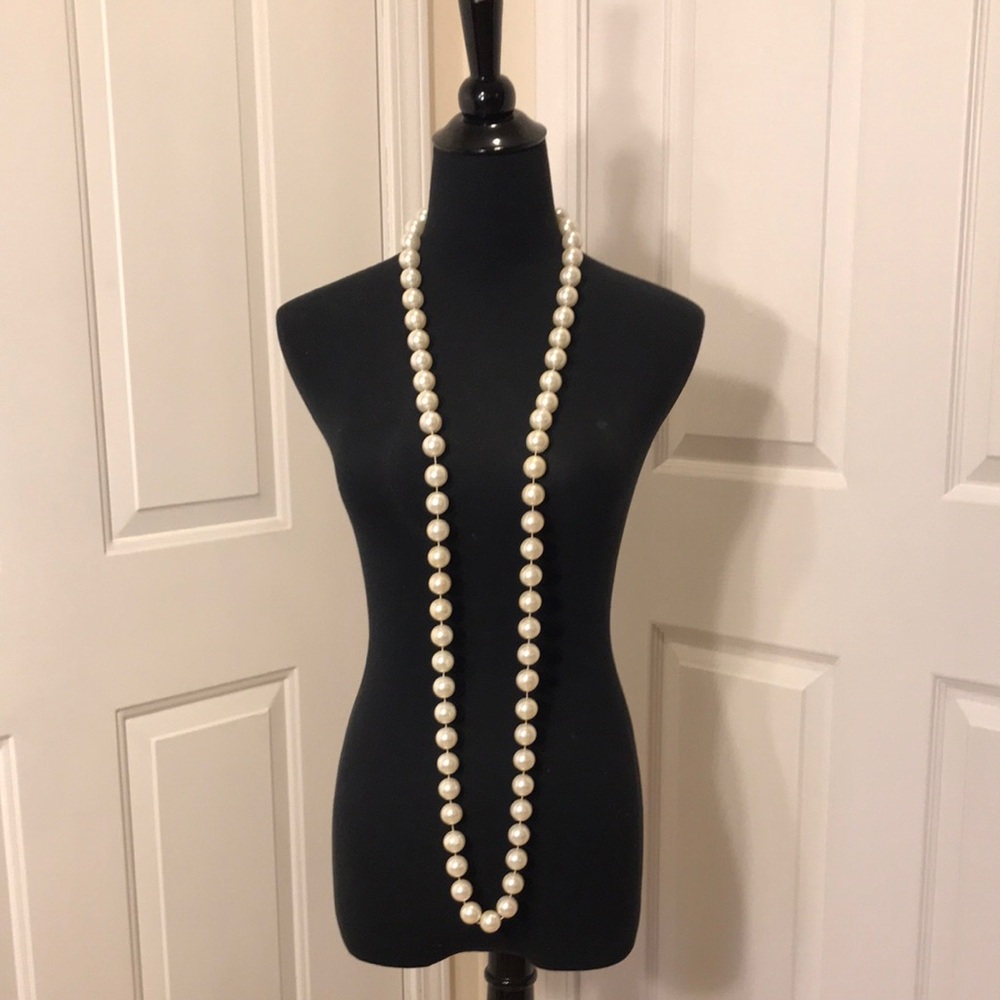 Classic White Beaded Necklace